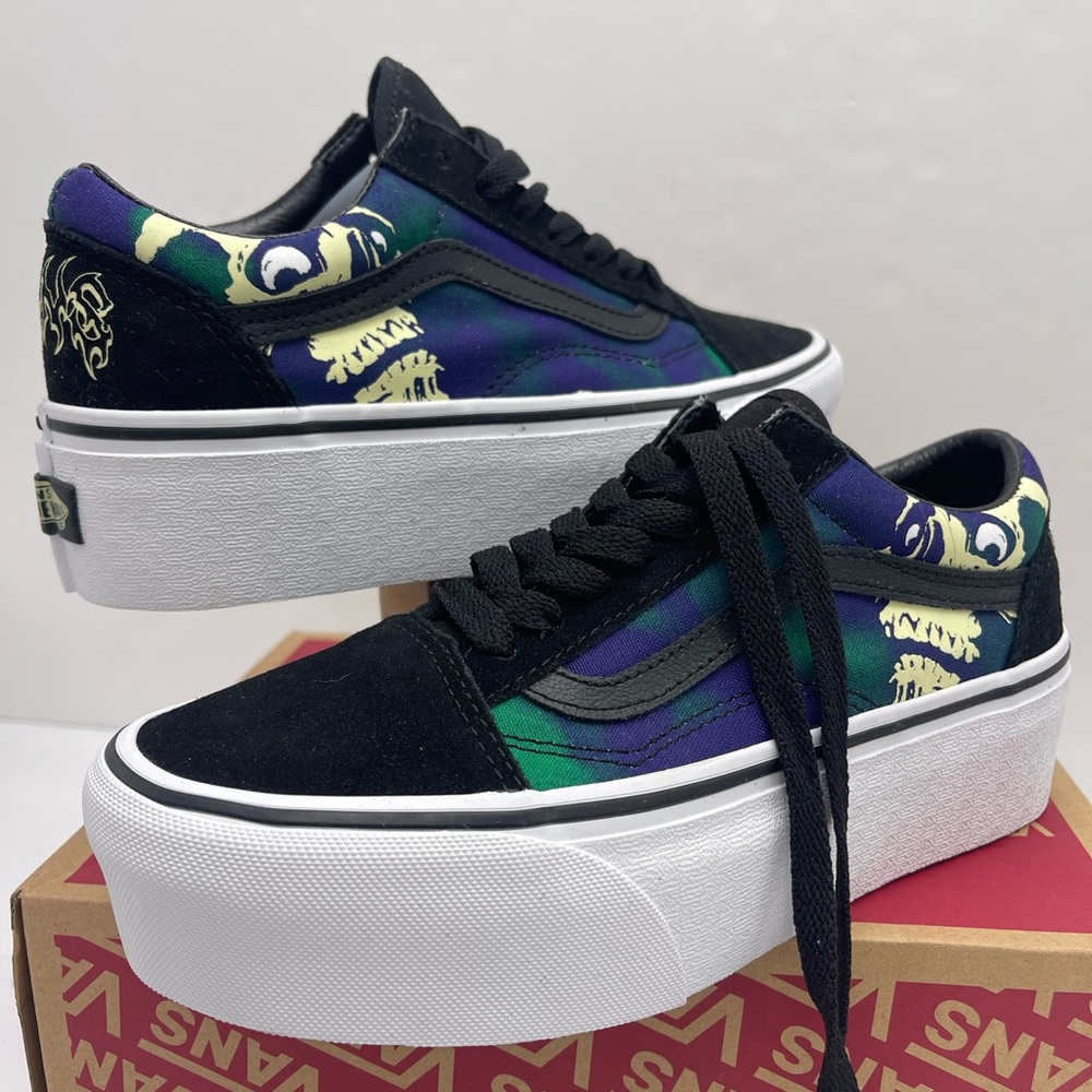 Vans WMNS Black Multi Old Skool Stackform
Midnight Glow Black
Platform Sneakers - Picture 7 of 16
